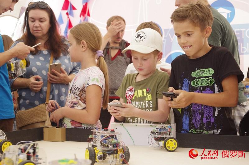Ī˹ӭ871qߠ@ekMaker FaireͯƼչ w z